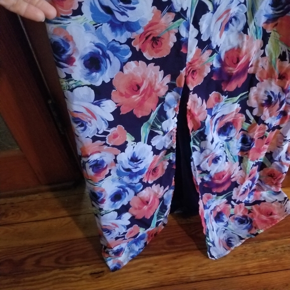 Lilly Rose Maxi Dress. Blue with floral pattern. M - Picture 3 of 6